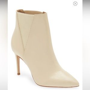NWT Schultz Sanara bootie size 9.5 - cream